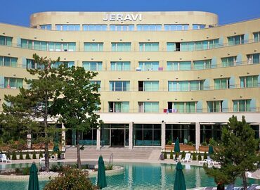 Jeravi Hotel