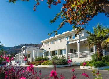 Lindos White Hotel &amp; Suites