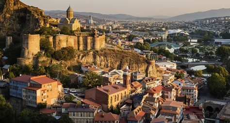 Панорамы и узкие улочки Тбилиси