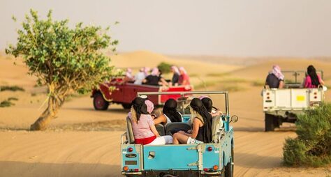 Сафари на ретро-джипах из Дубая