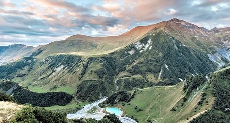 Казбек: путешествие в сердце Кавказских гор