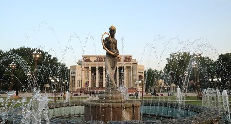 Из Ташкента — в Худжанд, Петергоф Центральной Азии