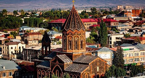 Старый Гюмри и вина Армении