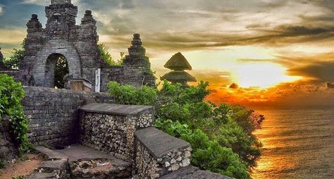 Храм Улувату и пляж Паданг-Паданг — красоты южного Бали