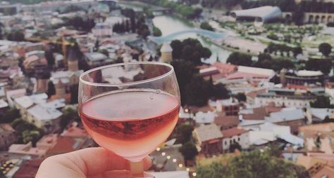 Колоритный Тбилиси с привкусом вина