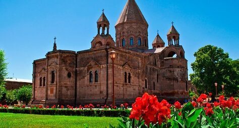 Армянский Ватикан: пешеходная прогулка по Эчмиадзину