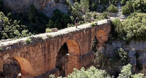 Римский акведук и прогулка среди скал