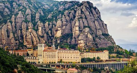 Монтсеррат — в горы к главной покровительнице Каталонии