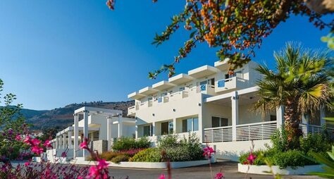 Lindos White Hotel &amp; Suites