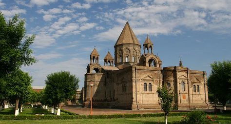 По главным христианским местам Армении. Эчмиадзин и Звартноц
