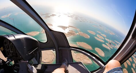 Полёт на вертолёте над Дубаем