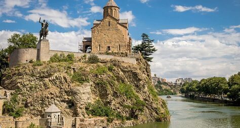 Старый Тбилиси: пешая экскурсия, прогулка на катере и грузинское вино