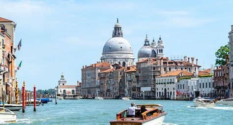 Все символы Венеции на онлайн-прогулке по Гранд-каналу