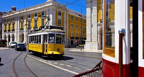 Трансфер + экскурсия по центру Лиссабона