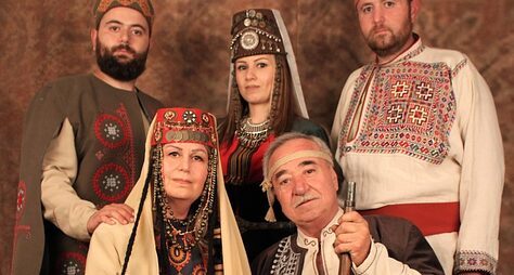 Шелк, керамика, костюмы: мастер-класс в Ереване