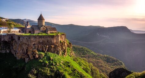 Классический тур в Армению: Ереван, Дилижан, пещерный город и древние монастыри