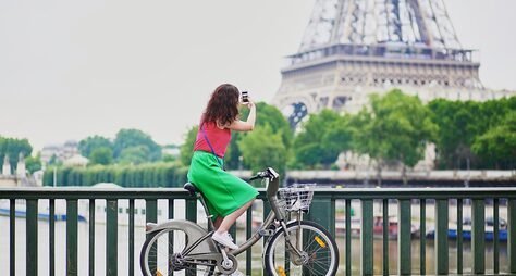 На электрических велосипедах по Парижу (в мини-группе)