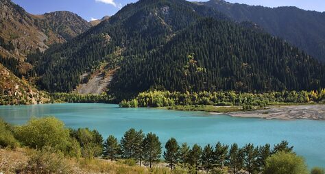 Из Алматы — на горное озеро Иссык!