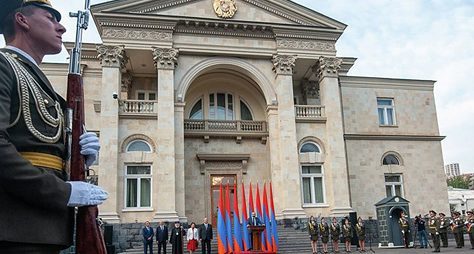 Кто правит бал в Армении? Правительственные объекты Еревана